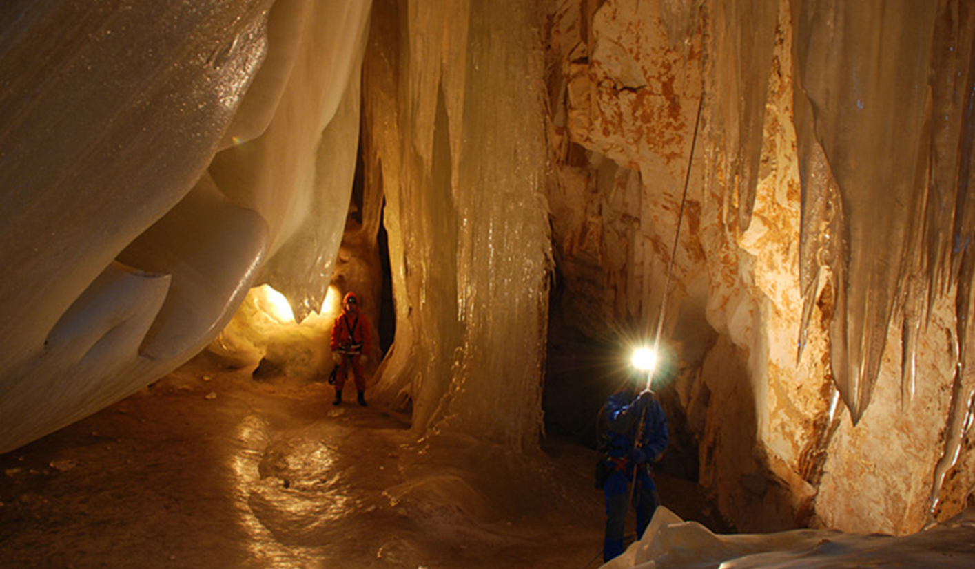 Кульдюкская пещера: уникальный ледник